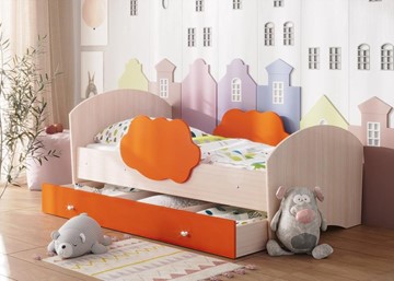 Детская кровать Тучка с ящиком, корпус Дуб млечный, фасад Оранжевый в Улан-Удэ